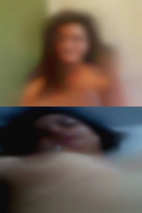 NY pussy playing on webcam.